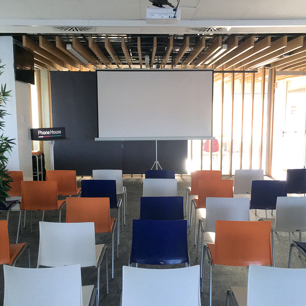 Alquiler Pantalla de proyección en Madrid Alquiler Pantalla de proyección en Madrid- Phone House