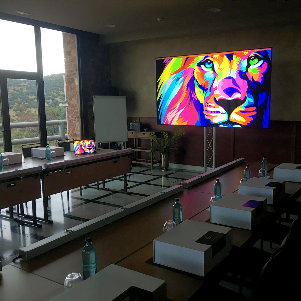 Agencia de Eventos en Madrid Alquiler TV Led 98